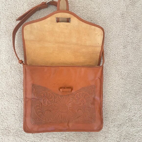 Vintage Hand-Tooled Leather Shoulder Bag – Mahogany Caramel Brown Floral Pattern - Picture 9 of 14